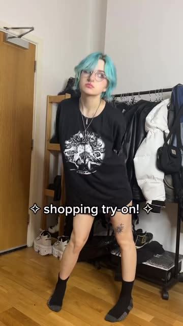 lyracr0w0 leaked videos|lyra crow aka lyracr0w0 OnlyFans videos leaked on Hotleak